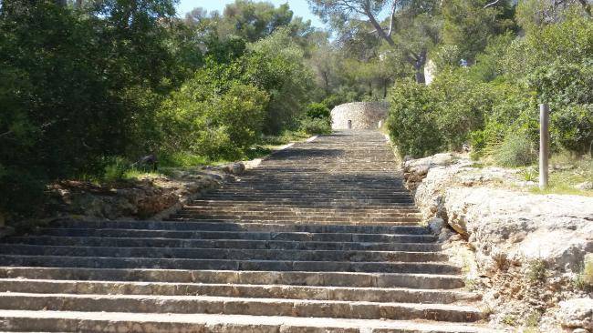 Treppen zum Castell Bellver