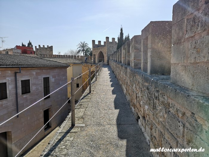 Spaziergang auf Stadtmauer