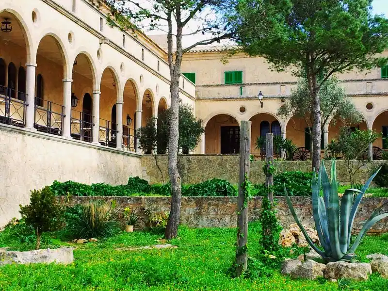 Innenhof vom Kloster Randa