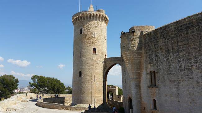 Castell de Bellver von außen