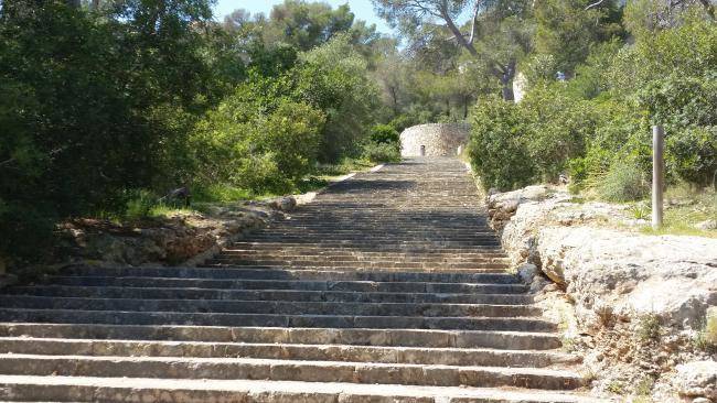 Treppen zum Castell Bellver