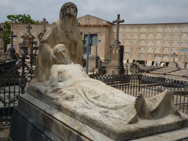Statue auf dem Zentralfriedhof Palma