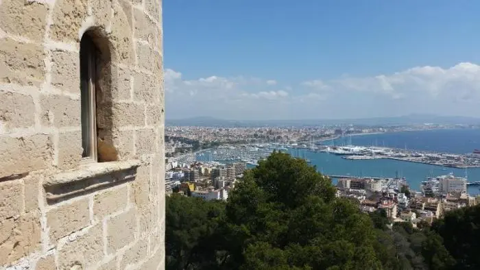 Blick vom Castell Bellver auf den Hafen von Palma