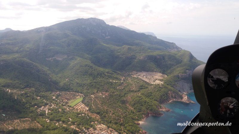 Steilküste Mallorca mit Hubschrauber