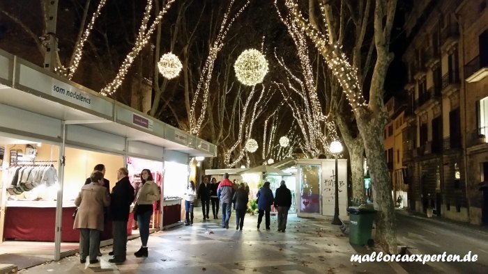 Weihnachtsmarkt auf La Rambla