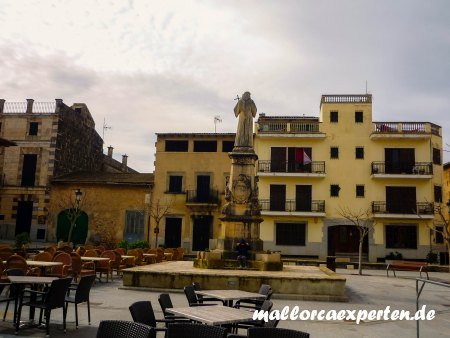 Huaptplatz in Petra Mallorca