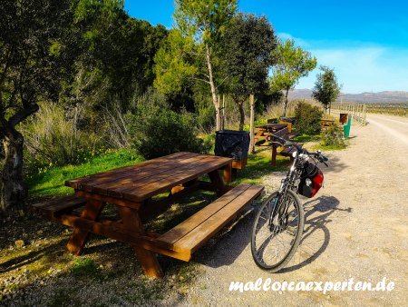 Rastplatz an der Via Verde Mallorca