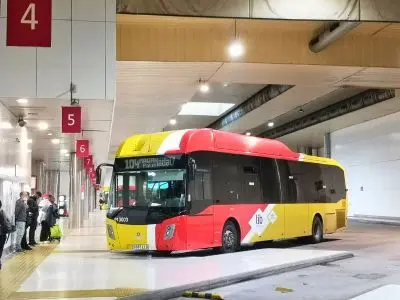 Bus im Bahnhof Estacion Modal Palma de Mallorca