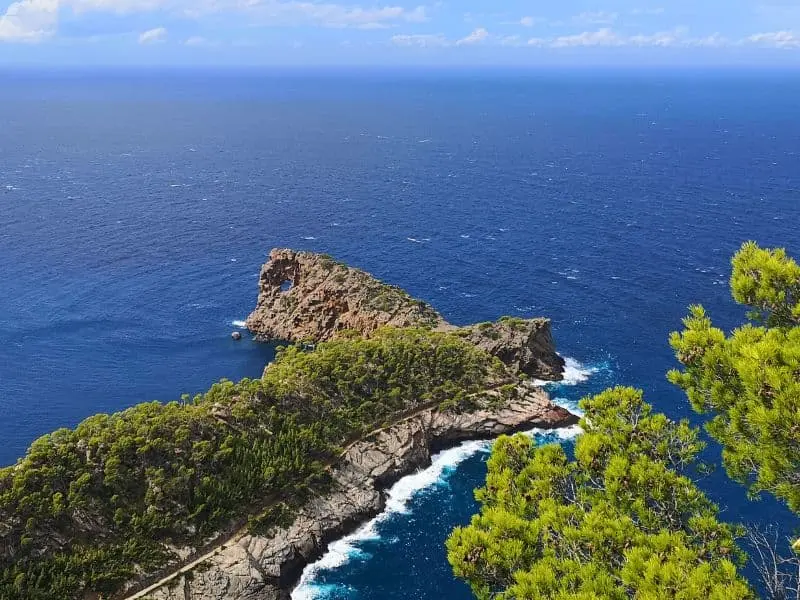 Sa Foradada Lochfelsen an der Westküste Mallorca