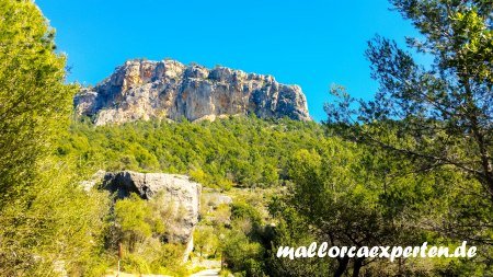 Felsen in Alaro